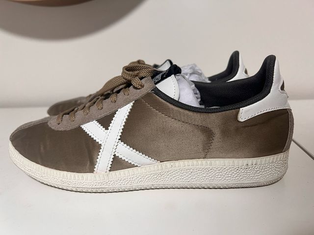 ZAPATILLAS MUNICH HOMBRE COLOR CHAMPANY TALLA 42