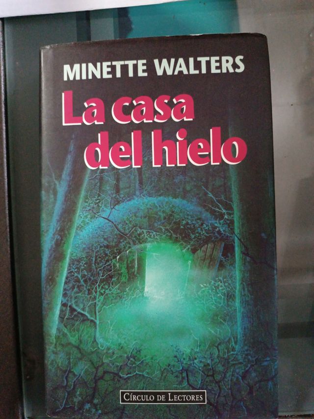 La casa de hielo. Novela. Traducción de Frances...