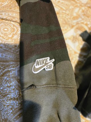 Sudadera Nike SB camuflaje talla XS de hombre