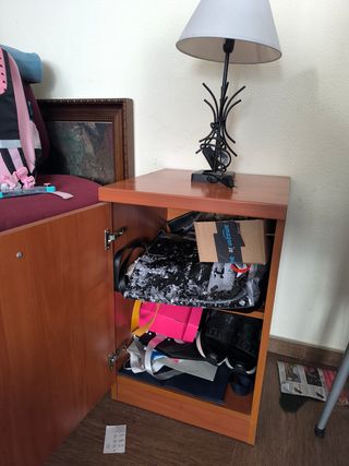 Mesita noche madera marrón