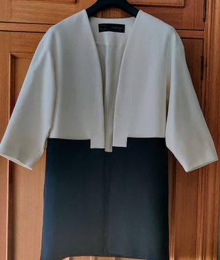 Elegante abrigo Zara de mujer 