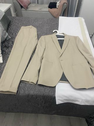 Traje Zara beige elegante
