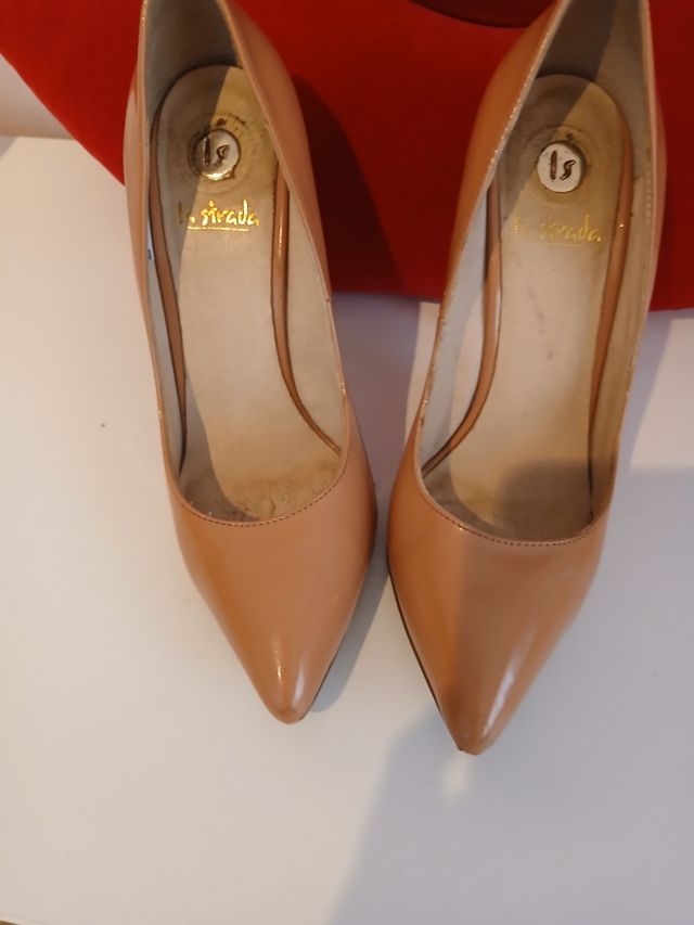 Zapatos charol camel