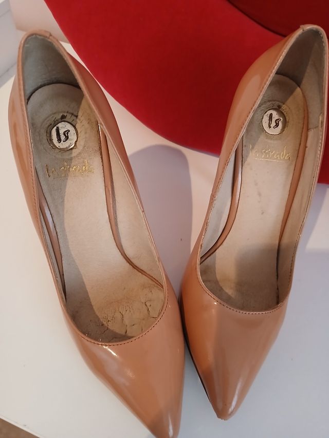 Zapatos charol camel