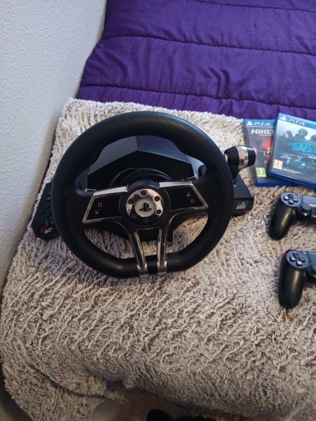 PS4 Pro 1TB(PlayStation 4) + volante,pedales + 2 m