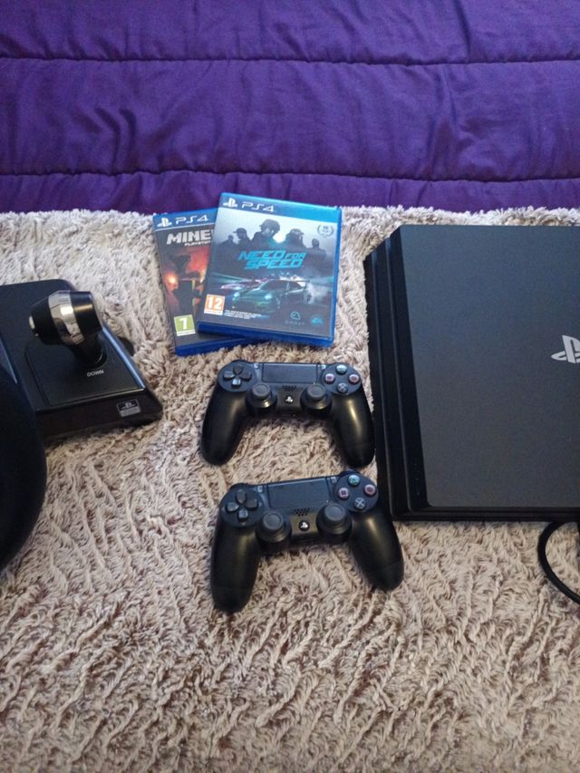 PS4 Pro 1TB(PlayStation 4) + volante,pedales + 2 m
