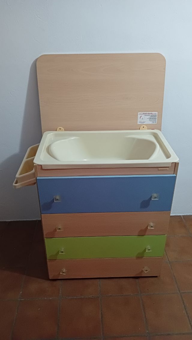 Mueble bañera tipo comoda