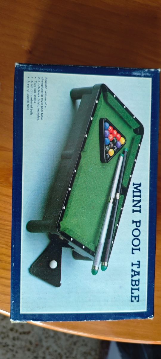Mini tavolo da biliardo - set completo
21 x 12 x 5 cm di altezza