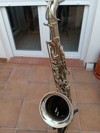 Saxofón tenor SML Gold Medal