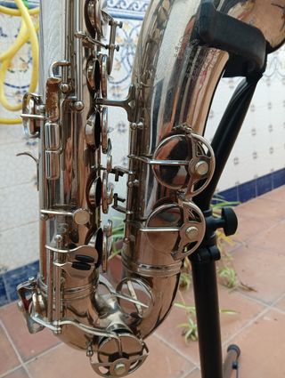 Saxofón tenor SML Gold Medal