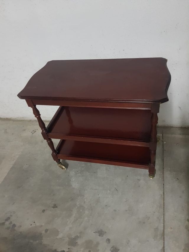 Vendo mesa botellera nogal