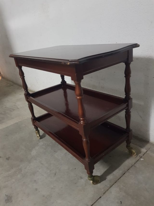 Vendo mesa botellera nogal