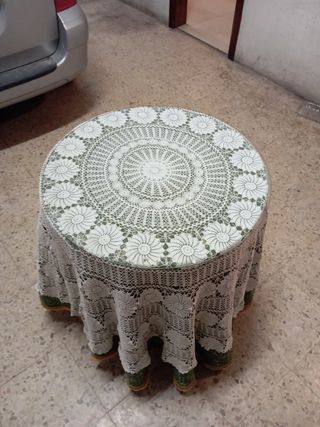 Mesa camilla antigua+ hueco para brasero + 2 silla