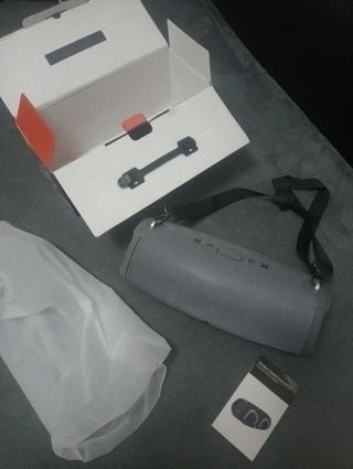 Altavoz portátil nuevo