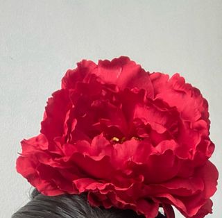 Vestido rojo sevillanas + FLOR + mantón de regalo