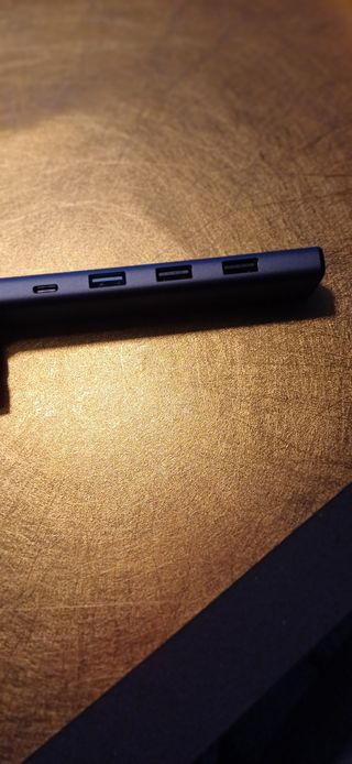 Adaptador multipuerto UGREEN