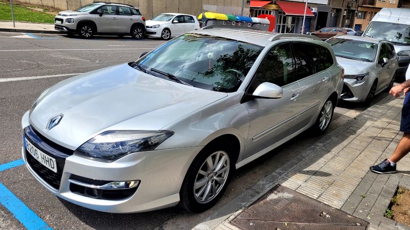 Renault Laguna 2011 - foto 1
