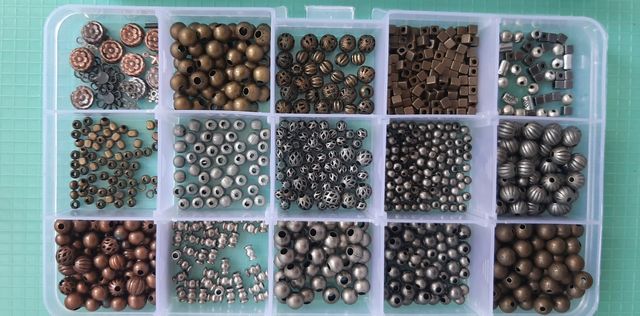 Abalorios de metal color plata, bronce, cobre