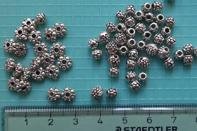 Abalorios de metal color plata, bronce, cobre