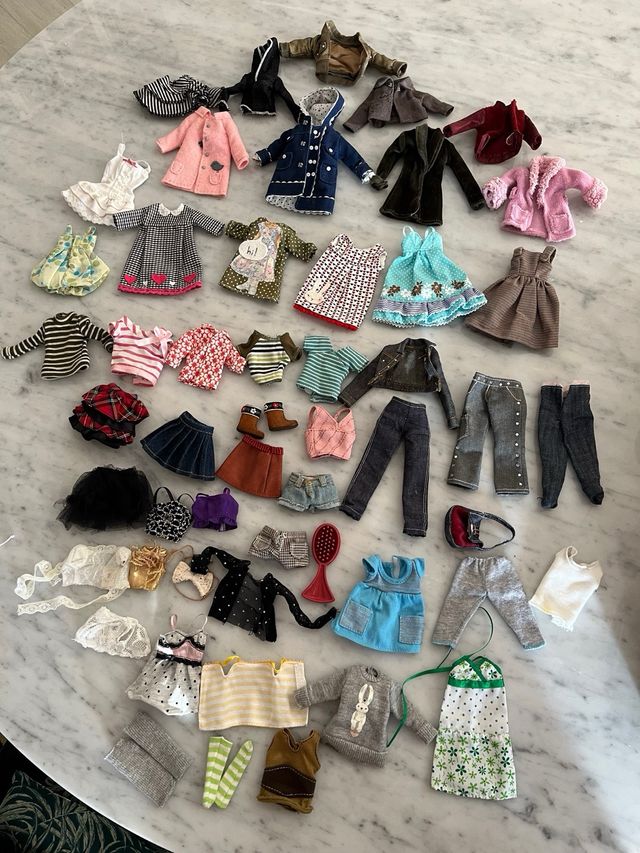 2 muñecas Blythe 
takara tomy y complementos