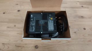 Cargador de batería CBE CB516-3 