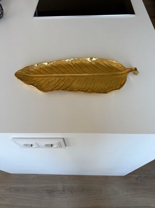 Bandeja grande color oro Zara Home