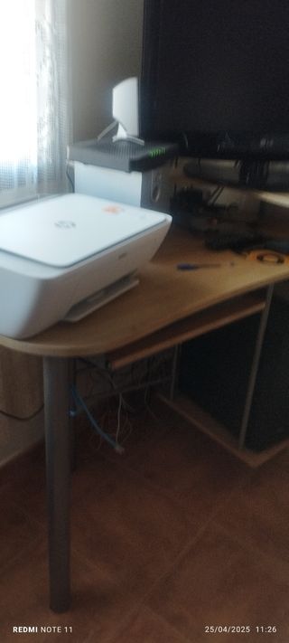 Mesa escritorio y sillon