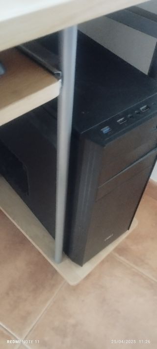 Mesa escritorio y sillon