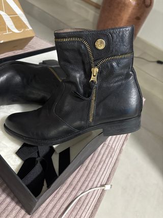 Botines de cuero negros