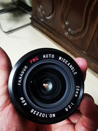 Objetivo Panagor 28 mm f/2.8 con montura OM