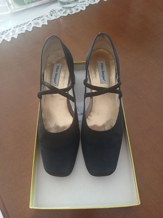 Zapatos Pilar Burgos negros