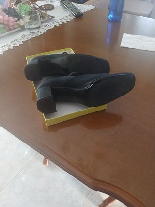 Zapatos Pilar Burgos negros