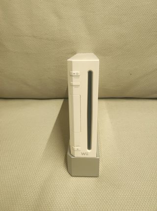 Wii + 2 juegos + accesorios