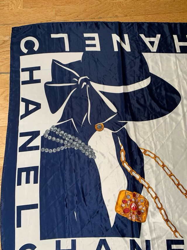 Pañuelo Chanel seda 84 x 84