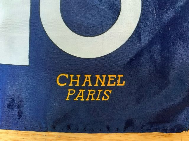 Pañuelo Chanel seda 84 x 84
