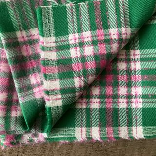 Tessuto scozzese verde e rosa
