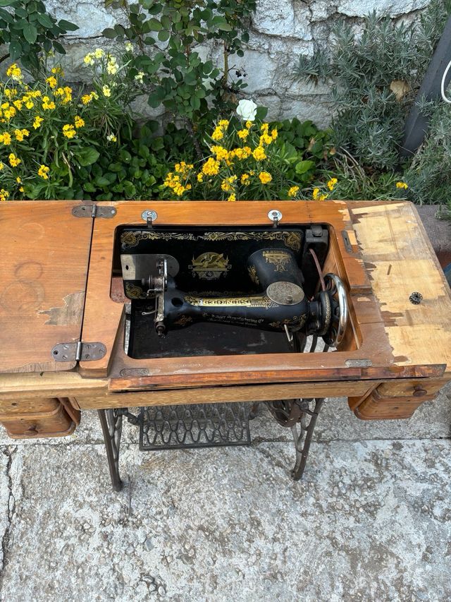 Máquina coser Singer Antigua