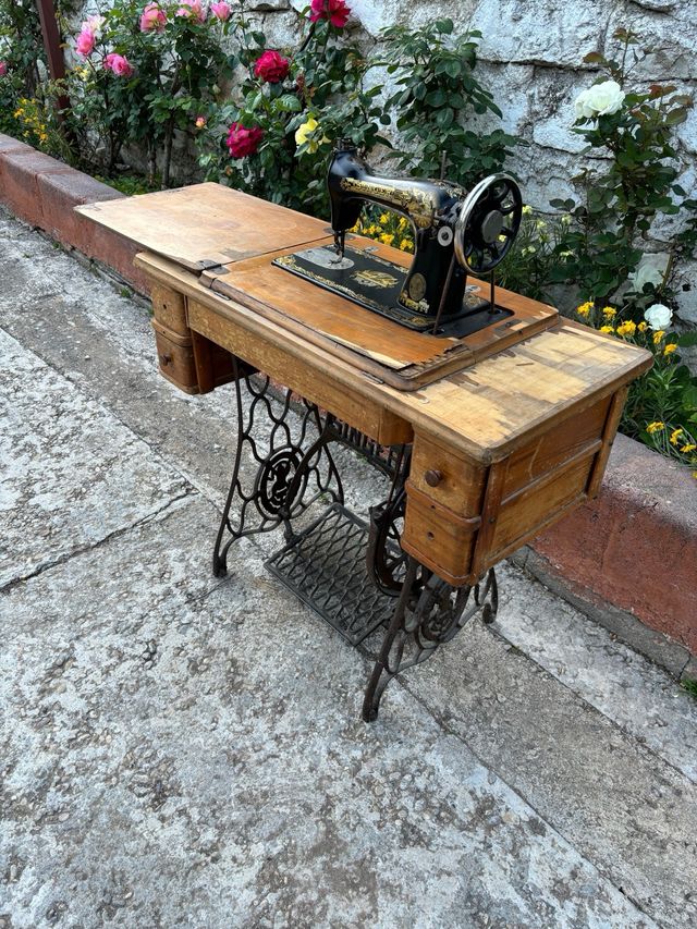 Máquina coser Singer Antigua
