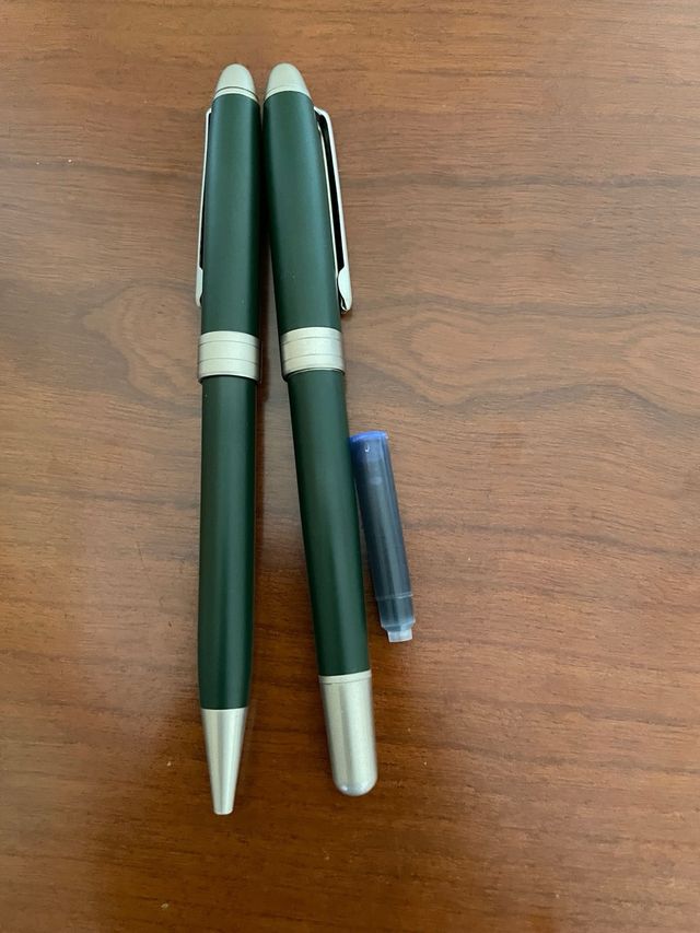 Pluma estilográfica y bolígrafo 