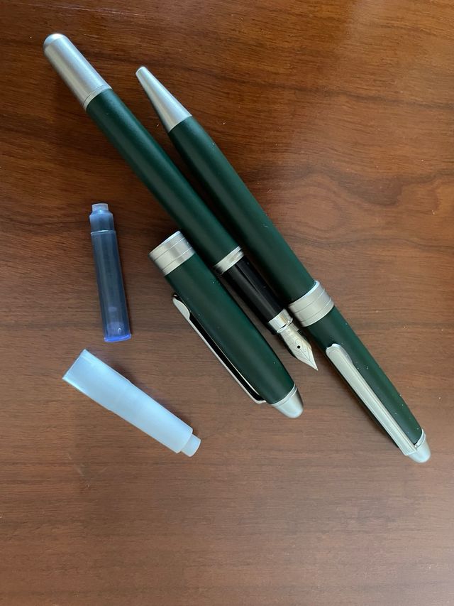 Pluma estilográfica y bolígrafo 