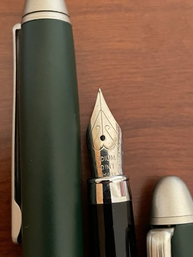 Pluma estilográfica y bolígrafo 