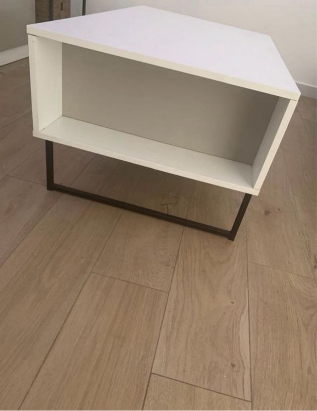 Mueble TV con dos puertas y mesa elevable