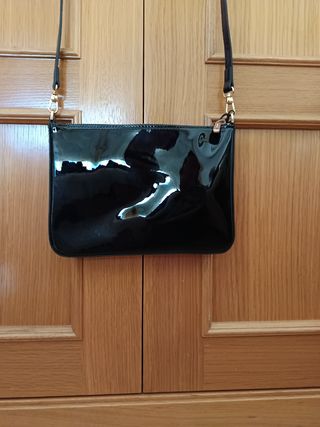 Bandolera negra Parfois - charol