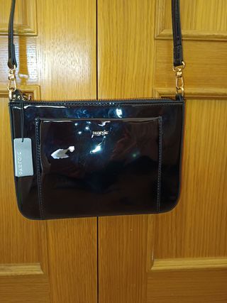 Bandolera negra Parfois - charol