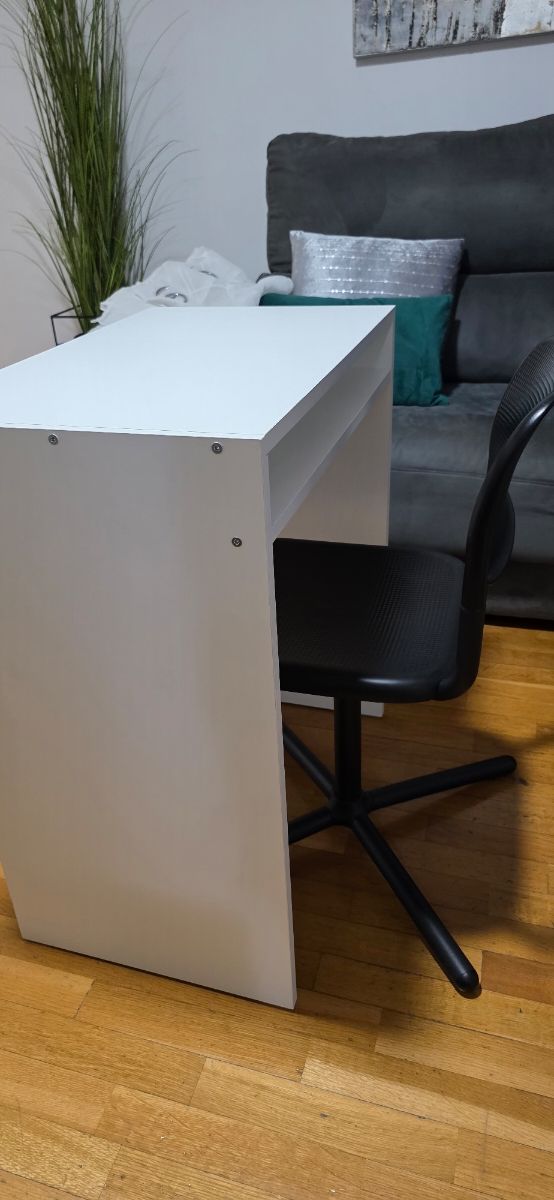 Escritorio con silla