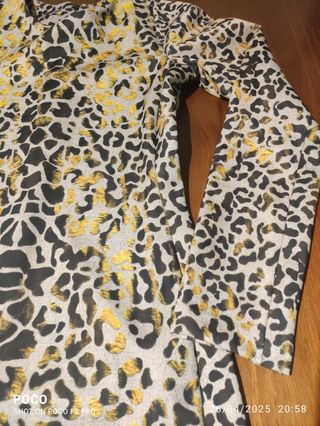 Vestido tubo de leopardo manga larga.