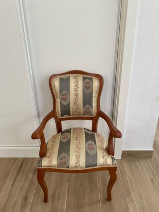 Butaca Descalzadora madera con tapizado (tengo 2)