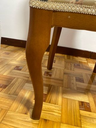 Butaca Descalzadora madera con tapizado (tengo 2)