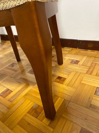 Butaca Descalzadora madera con tapizado (tengo 2)