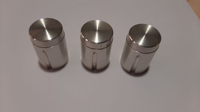 3 Botones aluminio mando  amplificador PIONEER ?